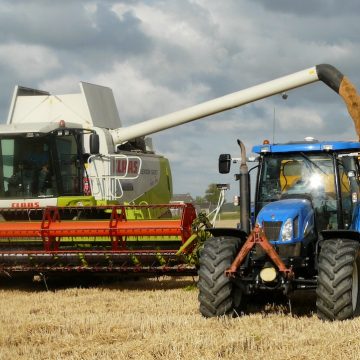 Combine pentru lucrul in panta si utilaje agricole complexe